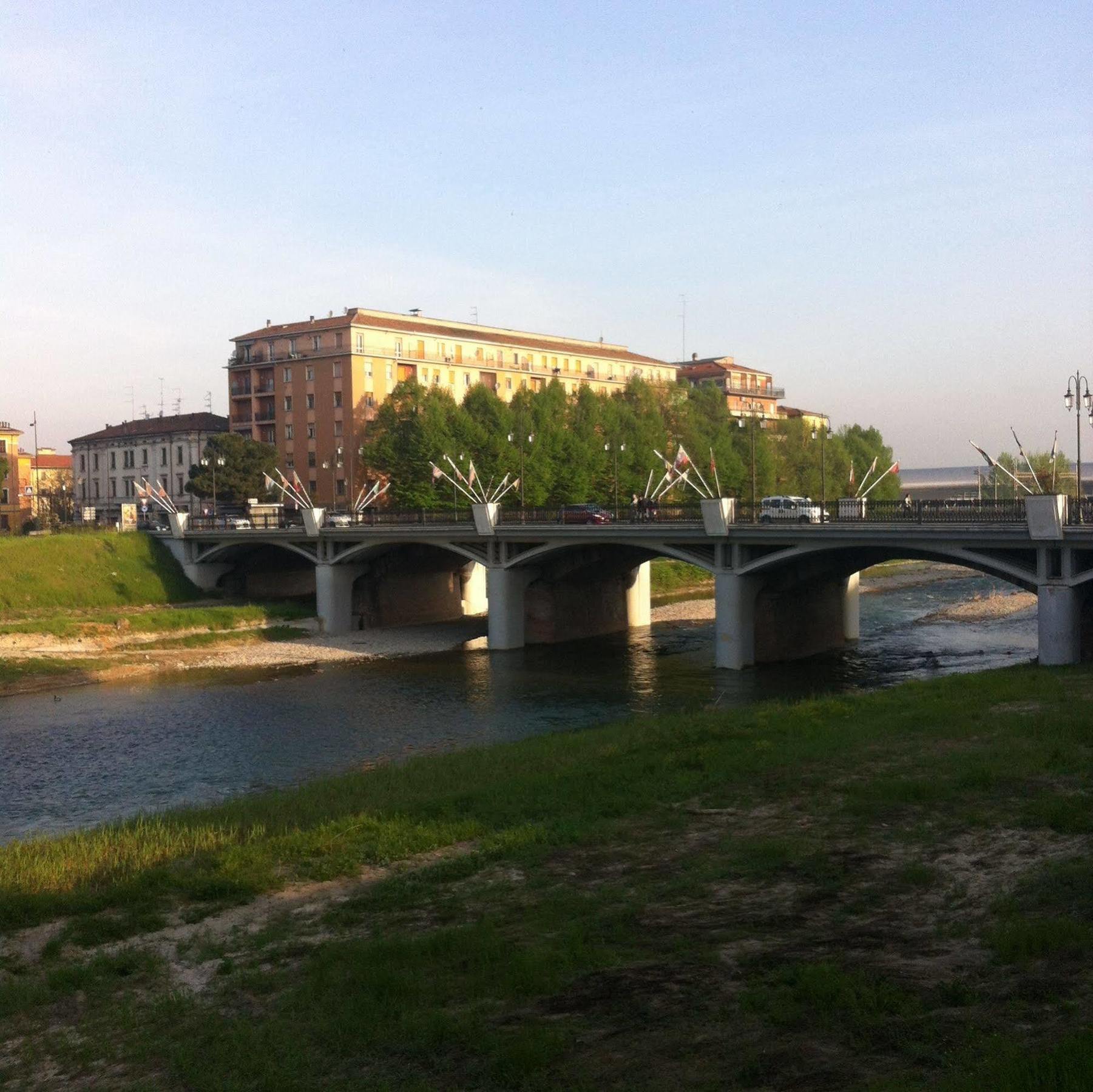 A Casa Di Franci Lägenhet Parma Exteriör bild